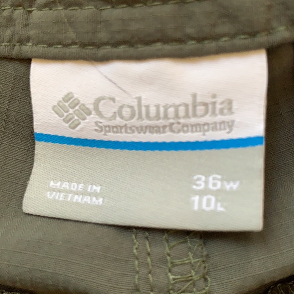 COLUMBIA OMNI-SHADE CARGO SHORTS..LIKE NEW MINT!! - Picture 10 of 12